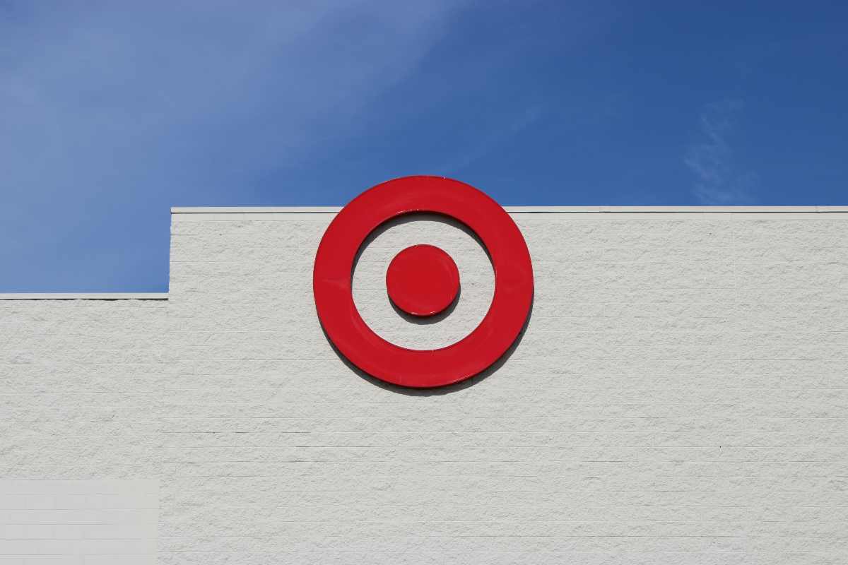 Un'immagine con un target rosso